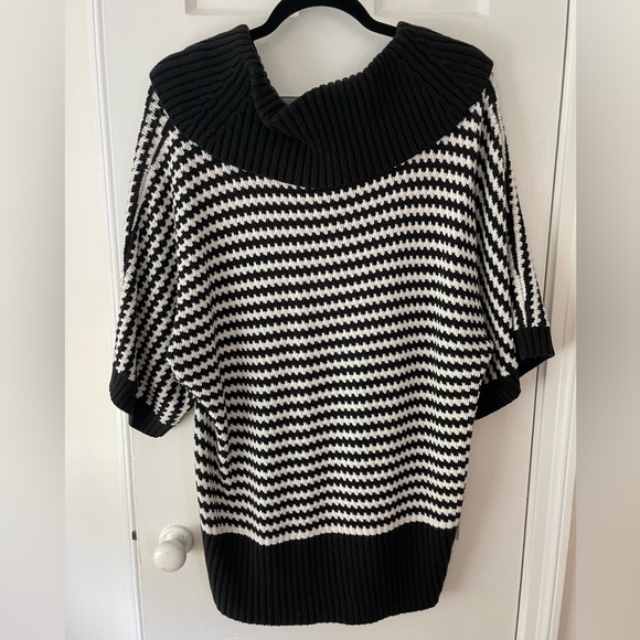 White House Black Market Scoopneck Sweater - Picture 2 of 3